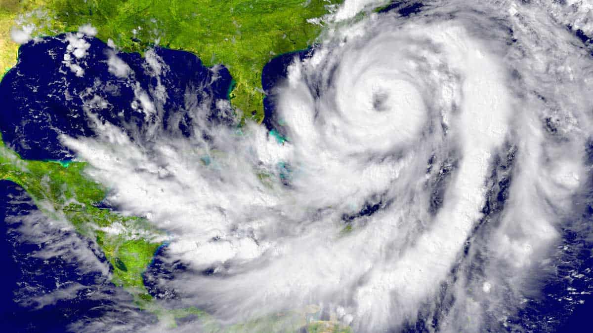 Hurricane-Season-Florida-Overhead-Garage-DoorsTampa
